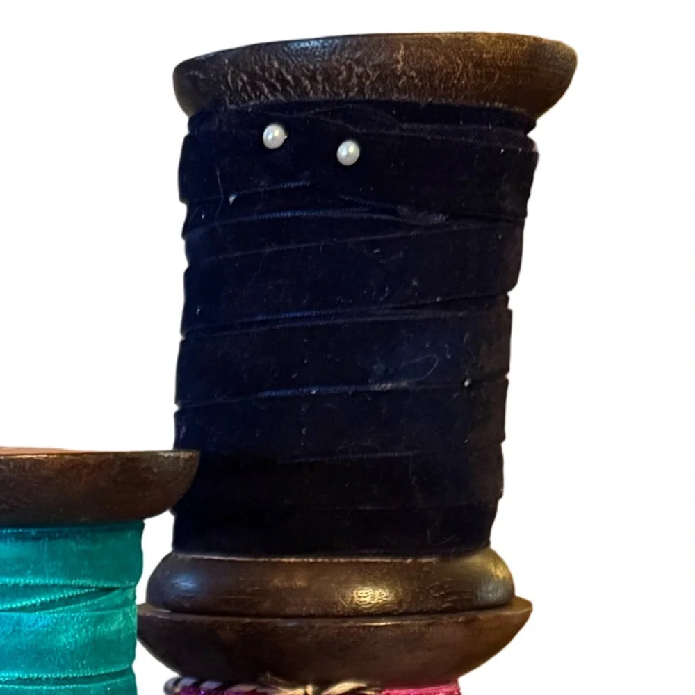 Martha Stewart + Other Brands Pre-Loved Wood Spools Velvet & Glitter Ribbons - Picture 4 of 10